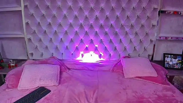 Snapshot of Harii_02 chatting on December 3, 8:07 pm Harii 02 online show from December 3, 8:07 pm