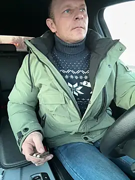 Snapshot of AlexGWoW chatting on February 17, 2:26 pm AlexGWoW online show from February 17, 2:26 pm