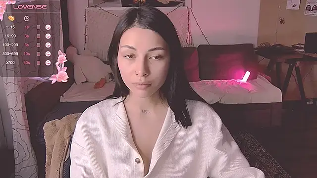 valorant girl online show from February 20, 7:41 pm