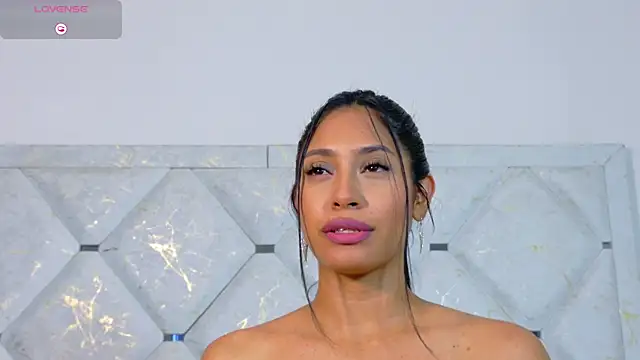 Snapshot of Anna_risse chatting on December 4, 6:44 am Anna risse online show from December 4, 6:44 am