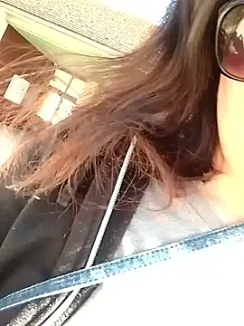 Snapshot of Lauzo21 chatting on March 6, 12:41 pm Lauzo21 online show from March 6, 12:41 pm