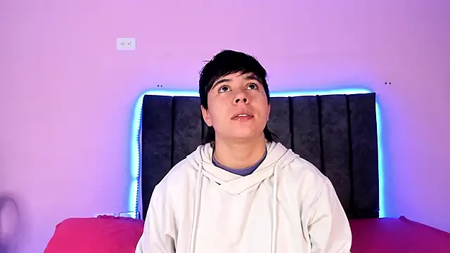 Snapshot of AbbySmiitth_ chatting on February 7, 12:28 pm AbbySmiitth online show from February 7, 12:28 pm