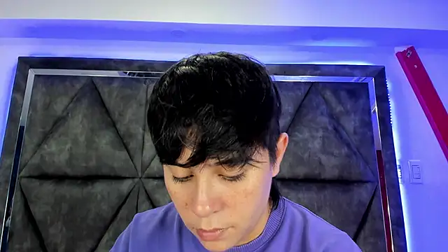 AbbySmiitth  online show from December 5, 7:10 pm