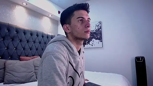 MrWilliseo online show from March 5, 7:38 pm