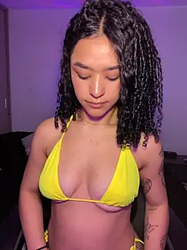 Crystal Dluna online show from November 20, 4:18 pm