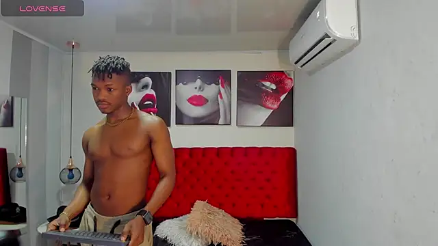 Snapshot of KENDER21_ chatting on February 7, 12:17 pm KENDER21 online show from February 7, 12:17 pm