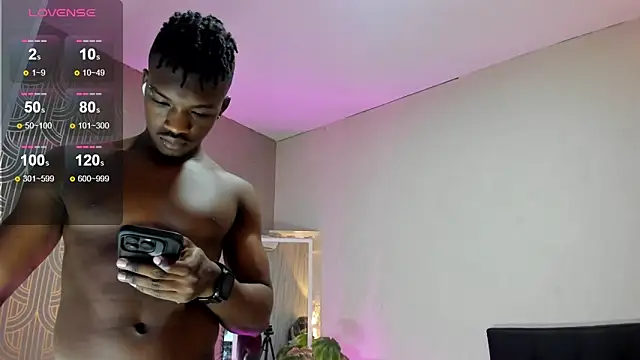 Snapshot of KENDER21_ chatting on March 19, 3:41 am KENDER21 online show from March 19, 3:41 am