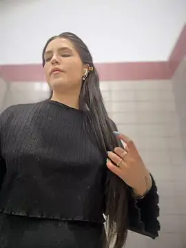 meow girl online show from December 8, 3:02 pm