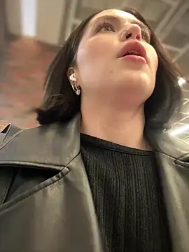 meow girl online show from December 14, 11:29 am