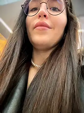 meow girl online show from April 21, 10:21 am