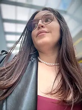 Snapshot of meow_girl chatting on May 1, 10:53 am meow girl online show from May 1, 10:53 am