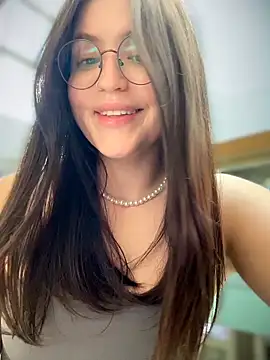 Snapshot of meow_girl chatting on June 5, 11:05 am meow girl online show from June 5, 11:05 am
