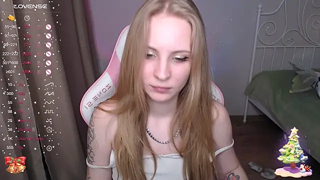 Snapshot of lilKitty_Melanie chatting on January 12, 2:35 am lilKitty Melanie online show from January 12, 2:35 am