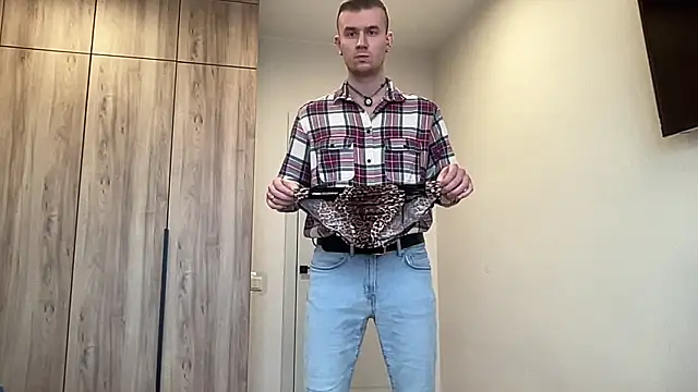 cute mark online show from February 27, 12:38 pm