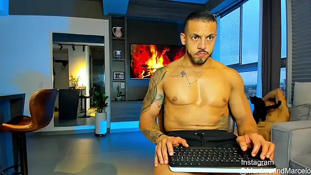 Maximo Marcelo online show from February 12, 11:09 pm