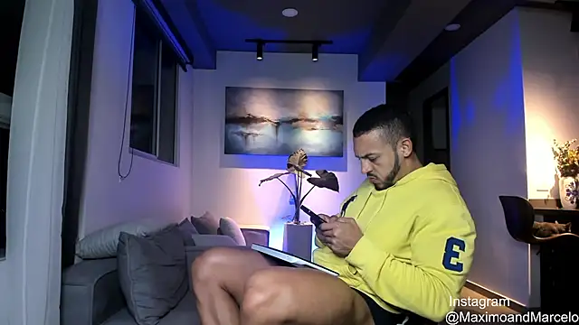 Maximo Marcelo online show from March 4, 2:06 am