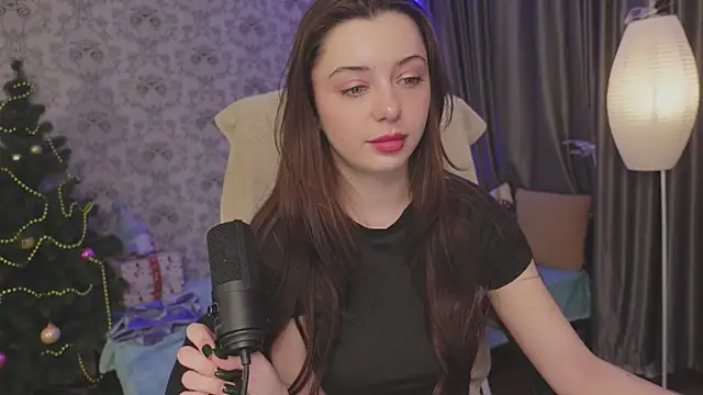 Snapshot of DinaCandy chatting on December 30, 1:36 pm DinaCandy online show from December 30, 1:36 pm