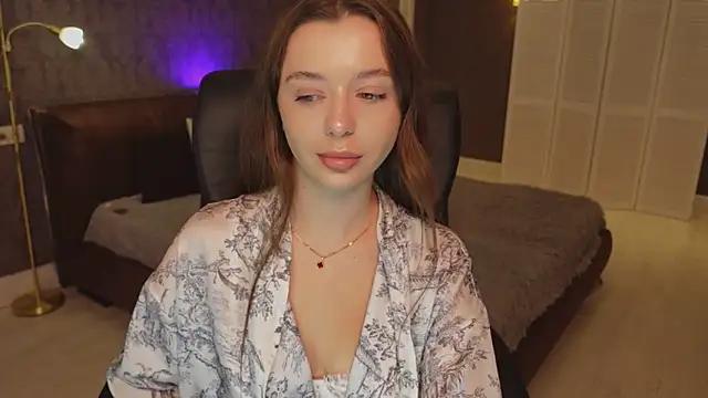 Snapshot of DinaCandy chatting on October 24, 10:00 am DinaCandy online show from October 24, 10:00 am