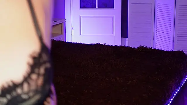 Snapshot of DinaCandy chatting on November 14, 8:24 am DinaCandy online show from November 14, 8:24 am