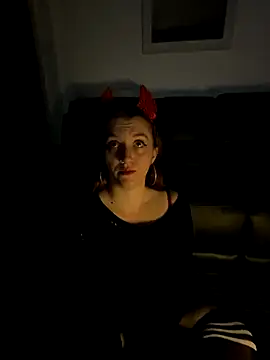 Snapshot of Stoner_BarbieXX chatting on October 23, 9:46 pm Stoner BarbieXX online show from October 23, 9:46 pm