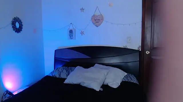 Snapshot of anhiahoney02 chatting on February 3, 7:00 pm anhiahoney02 online show from February 3, 7:00 pm