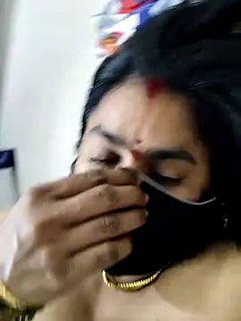 Snapshot of Tamilrojanew chatting on December 9, 9:37 pm Tamilrojanew online show from December 9, 9:37 pm