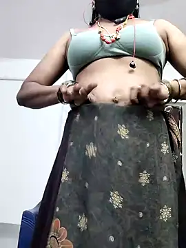 Snapshot of Tamilrojanew chatting on December 12, 8:57 am Tamilrojanew online show from December 12, 8:57 am