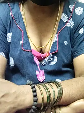 Snapshot of Tamilrojanew chatting on September 17, 7:54 am Tamilrojanew online show from September 17, 7:54 am