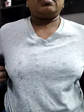 Snapshot of Tamilrojanew chatting on October 2, 8:32 am Tamilrojanew online show from October 2, 8:32 am