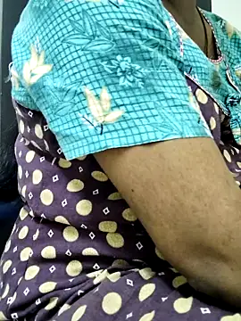 Snapshot of Tamilrojanew chatting on October 6, 5:43 pm Tamilrojanew online show from October 6, 5:43 pm