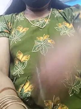 Snapshot of Tamilrojanew chatting on October 31, 8:59 am Tamilrojanew online show from October 31, 8:59 am