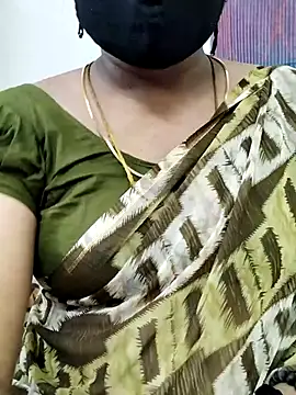 Snapshot of Tamilrojanew chatting on November 2, 3:58 pm Tamilrojanew online show from November 2, 3:58 pm