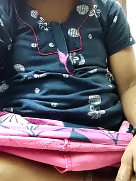 Snapshot of Tamilrojanew chatting on November 7, 8:36 am Tamilrojanew online show from November 7, 8:36 am