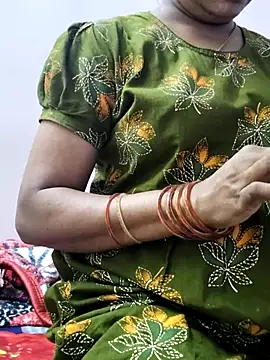 Snapshot of Tamilrojanew chatting on November 12, 6:03 am Tamilrojanew online show from November 12, 6:03 am