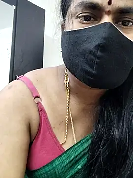 Snapshot of Tamilrojanew chatting on November 12, 6:30 pm Tamilrojanew online show from November 12, 6:30 pm