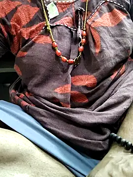 Snapshot of Tamilrojanew chatting on November 23, 3:23 pm Tamilrojanew online show from November 23, 3:23 pm