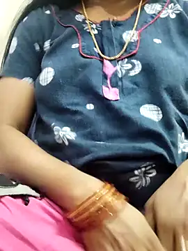 Snapshot of Tamilrojanew chatting on November 28, 8:28 am Tamilrojanew online show from November 28, 8:28 am