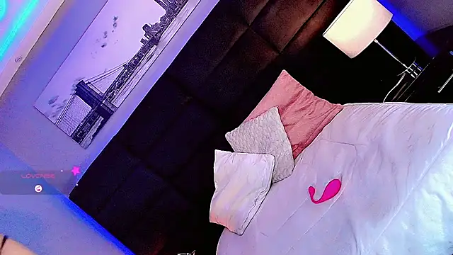 Shanelengel online show from March 18, 8:59 pm