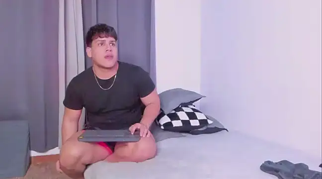 Snapshot of Khail68 chatting on January 19, 6:20 am Khail68 online show from January 19, 6:20 am