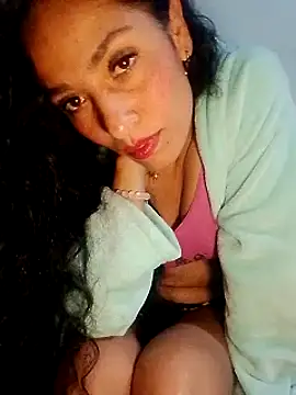 chloewildd  online show from December 12, 3:32 am