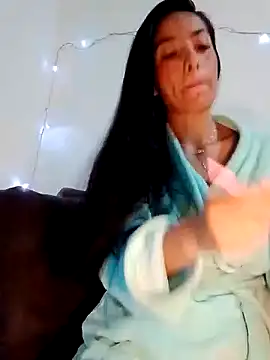 chloewildd  online show from December 21, 9:01 am