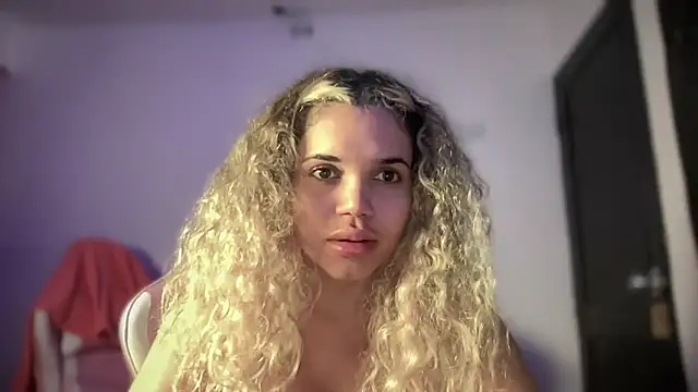 Snapshot of brithneysquirt chatting on November 29, 4:15 am brithneysquirt online show from November 29, 4:15 am