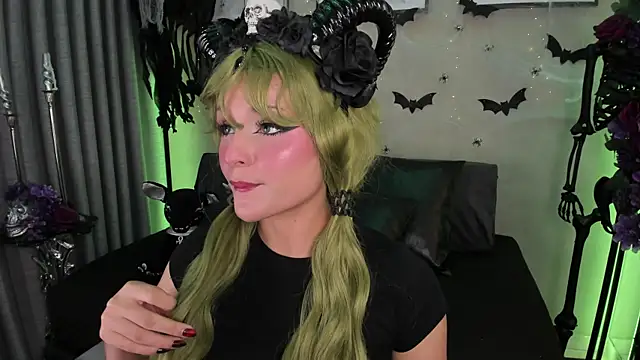 Morgan Hilll  online show from October 20, 12:16 pm