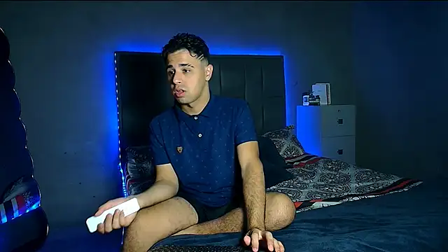 beautiful james online show from December 18, 10:49 pm