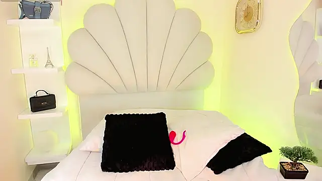 ValentinaMarinn online show from September 19, 9:15 pm