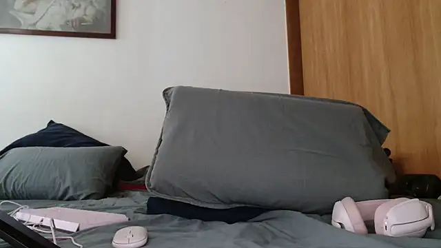 Snapshot of DirtyDi97 chatting on September 25, 3:38 pm DirtyDi97 online show from September 25, 3:38 pm