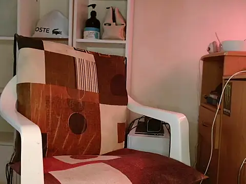 Snapshot of DirtyDi97 chatting on November 6, 3:24 pm DirtyDi97 online show from November 6, 3:24 pm