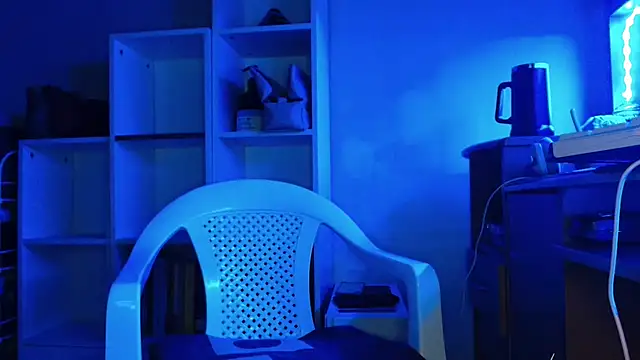 Snapshot of DirtyDi97 chatting on November 12, 2:23 am DirtyDi97 online show from November 12, 2:23 am