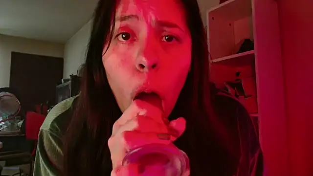 Snapshot of DirtyDi97 chatting on December 17, 2:56 pm DirtyDi97 online show from December 17, 2:56 pm