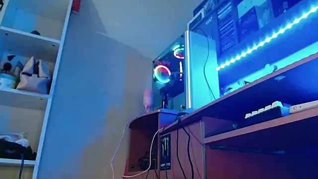 Snapshot of DirtyDi97 chatting on January 8, 3:36 pm DirtyDi97 online show from January 8, 3:36 pm